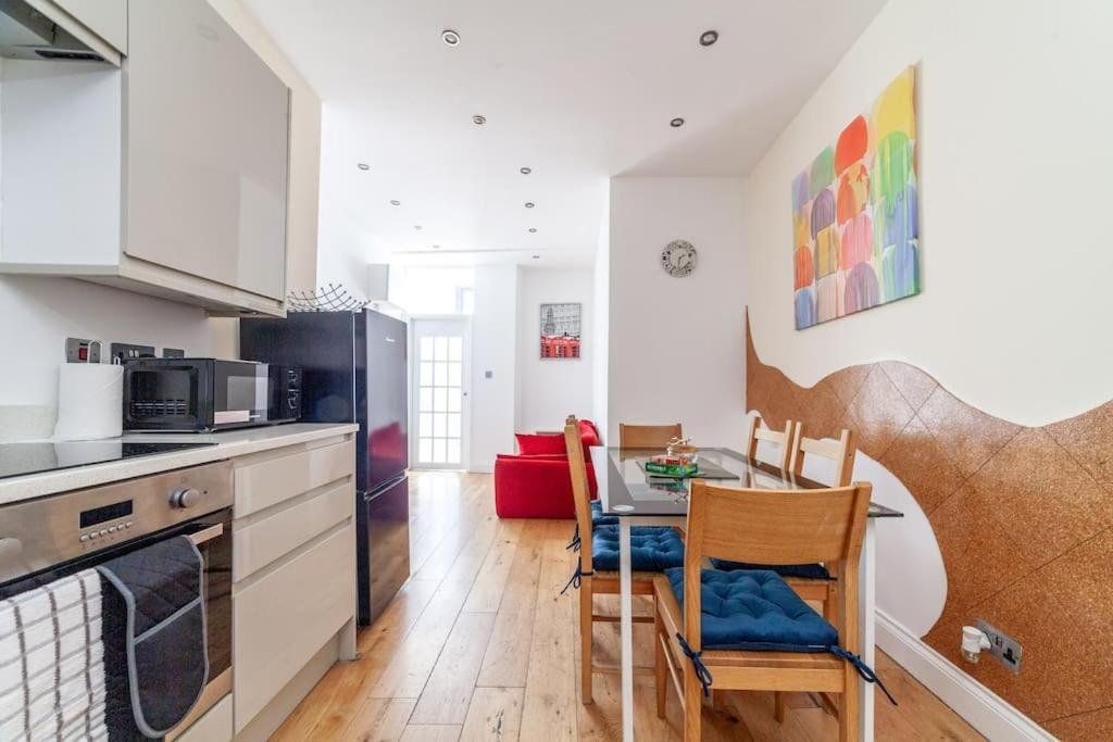 Spacious Retreat 2-Bed In Popular Camden Town London Ngoại thất bức ảnh